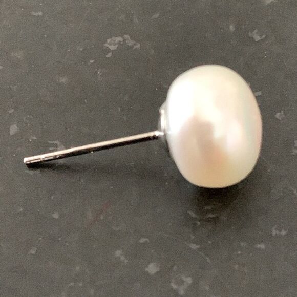 Men’s Large Real Freshwater Pearl Stud Earrings in Sterling Silver, Gift Pouch - Picture 6 of 10